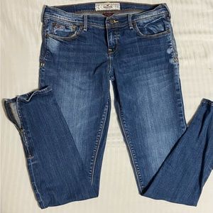 Like new Hollister size 28 (7) ankle zippers skinny jeans